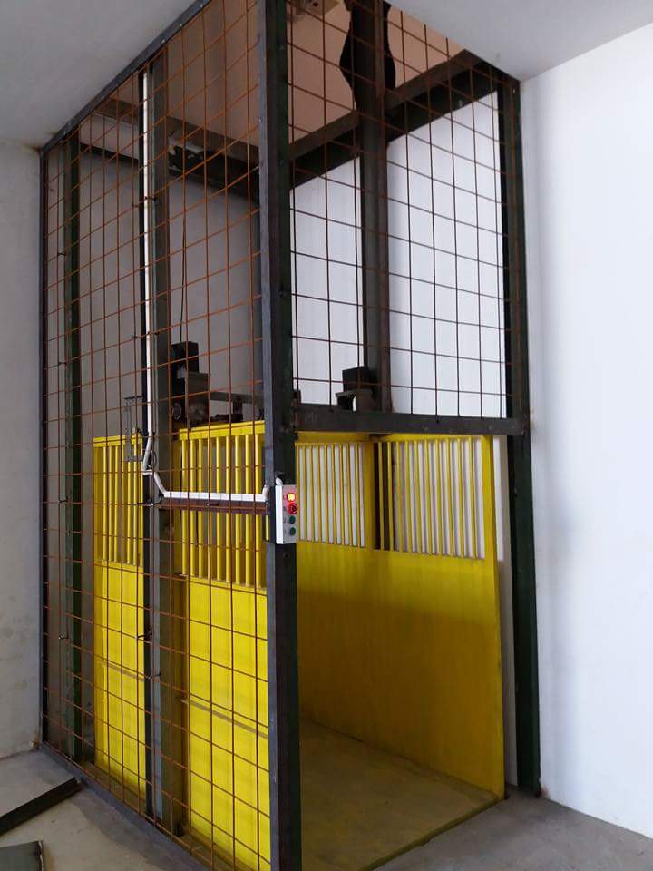 Design Konstruksi Cargo Lift